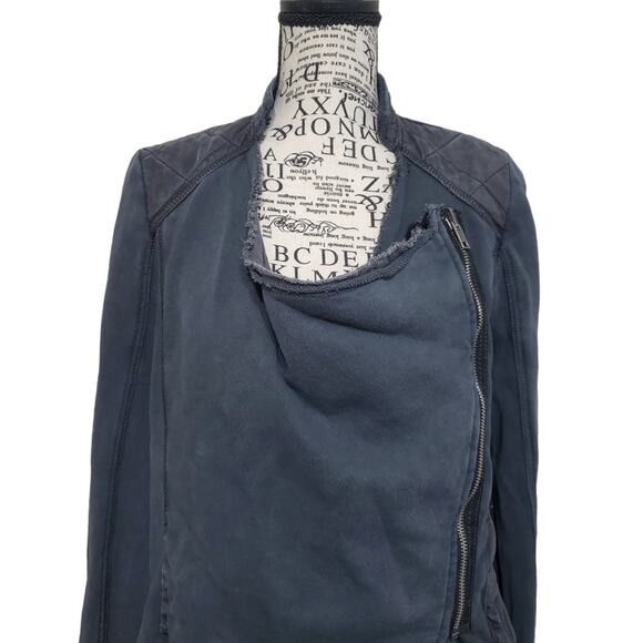 Free People Blue Lightweight Jacket Diagonal Zipper Raw Edges Hem Size Medium - Picture 6 of 14